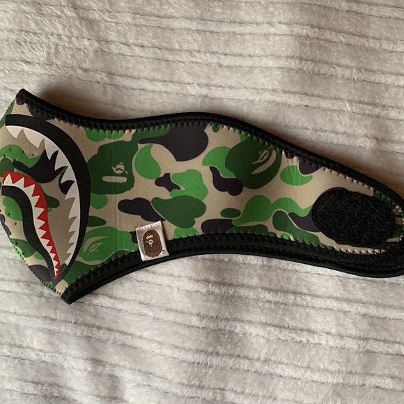 Bape Shark Face Face Mask - Picture 2 of 6